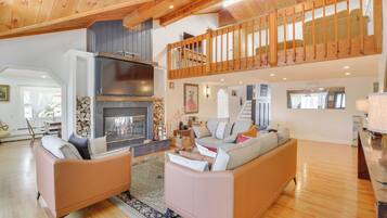 House (4 Bedrooms) | Front of property