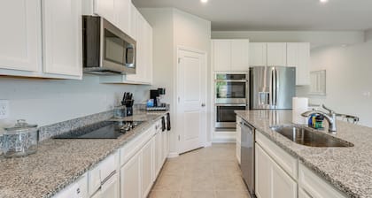 18 Mi to Disney: Clermont Home w/ Yard