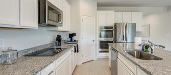 18 Mi to Disney: Clermont Home w/ Yard