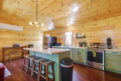 Bring Your Boat: Cabin w/ Lake Access in Halfway