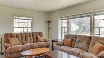 House (3 Bedrooms) | Front of property