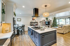 House (3 Bedrooms) | Interior