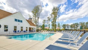 Pool - Rehoboth Beach, Dog Friendly, 5BR, 3 Full Baths, Arbor-Lyn Community, Sleeps 12 (Rehoboth Beach)