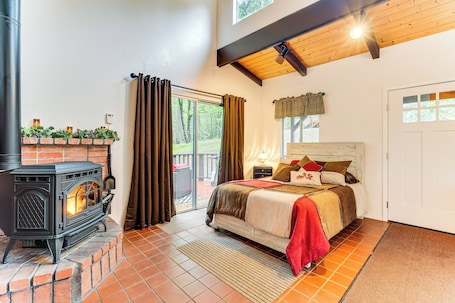 Interior. 'hidden Valley Retreat' - Outdoorsy West Point Gem