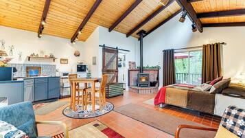 Apartment (0 Bedroom) | Interior