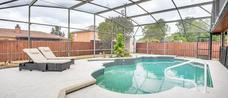 House (5 Bedrooms) | Front of property