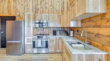 House (1 Bedroom) | Interior