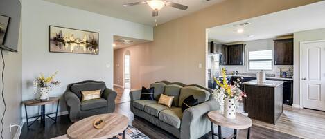 Rumah (3 Bedrooms) | Bagian depan properti