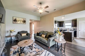 House (3 Bedrooms) | Front of property