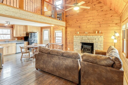 8 Mi to IU: Cabin w/ Reading Nook, Fire Pit & Yard