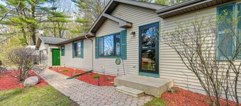 Furnished Deck w/ Forested Views: Manawa Home!