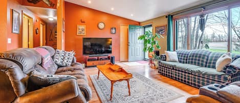 House (2 Bedrooms) | Front of property