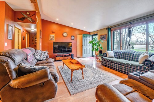 Furnished Deck w/ Forested Views: Manawa Home!