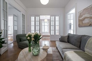 Apartment | 3 bedrooms, Internet - Stunning 3BR Apartment in Bucharest (Bucharest)