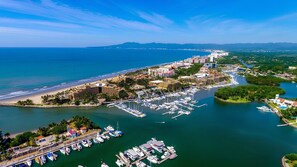 Apartment - Gorgeous Condo With Pool and Balcony (Nuevo Nayarit)