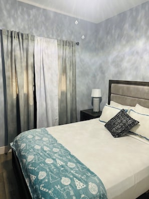 2 bedrooms, iron/ironing board, Internet, bed sheets - COZY GETAWAY NEAR BEACHES& CASINOS
Home in Hollywood, FL (Hollywood)