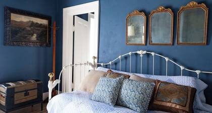 Annie Oakley - Historic Hotel