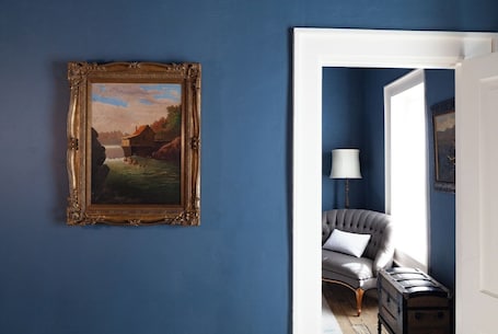 Interior. Annie Oakley - Historic Hotel Room