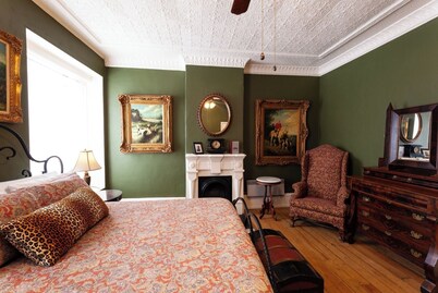 Governors Room - Historic Hotel