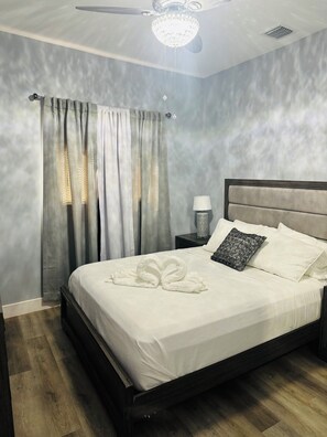 2 chambres, fer et planche à repasser, Wi-Fi gratuit, draps fournis