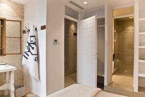 2 chambres, fer et planche à repasser, lit parapluie, Wi-Fi