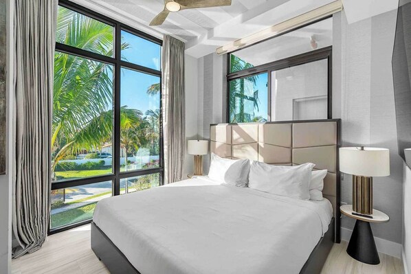 3 habitaciones, tabla de planchar con plancha, wifi y ropa de cama 