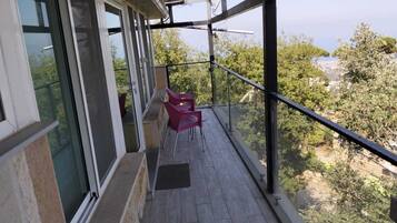 Quang cảnh ban công