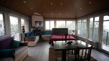 Penthouse, bếp nhỏ, quang cảnh biển | 1 phòng ngủ, bộ đồ giường kháng dị ứng