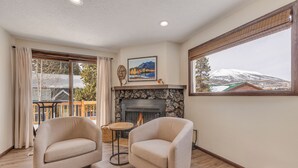 TV, fireplace - Downtown Modern Frisco Getaway (Frisco)