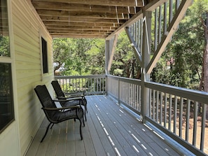 Terrace/patio - Spacious 3BR/3BA Beach House on Quiet Wooded Lot – Minutes from the Ocean (Kitty Hawk)