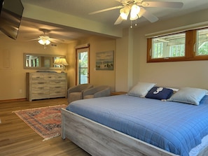 3 bedrooms, iron/ironing board, free WiFi, bed sheets - Spacious 3BR/3BA Beach House on Quiet Wooded Lot – Minutes from the Ocean (Kitty Hawk)