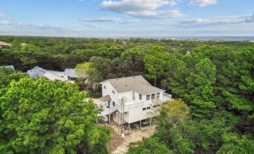 Spacious 3BR/3BA Beach House on Quiet Wooded Lot – Minutes from the Ocean