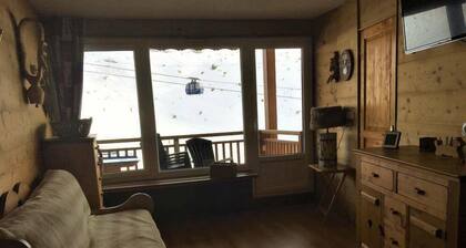 appartement aux pieds des pistes , plein sud avec vue superbe