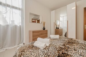 2 bedrooms, WiFi, bed sheets, wheelchair access