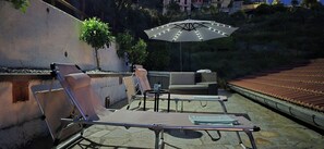 Terrace/patio - Detached cottage surrounded by greenery just minutes from the sea. (Aigo)