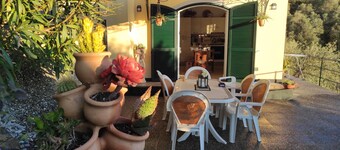 Detached cottage surrounded by greenery just minutes from the sea.