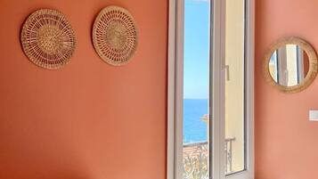 1 slaapkamer, een strijkplank/strijkijzer, reisbedje, wifi