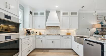 Summer Rates Reduced! Dog Friendly! Gulf Front Townhome! Hot Tub! Boardwalk to the Beach!