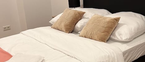 3 bedrooms, free WiFi, bed sheets