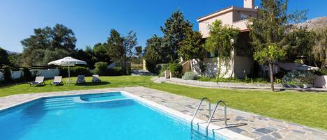 Villa traditionnelle, vue sur la montagne | Piscine privée