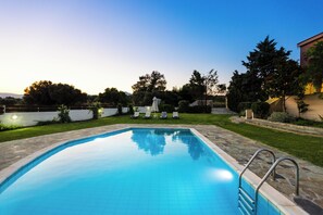 Traditional-Villa, Bergblick | Eigener Pool