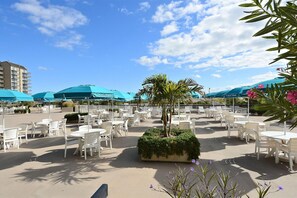 Outdoor dining - Coastal 3BR Sea Colony Condo – Walk to Pools, Tennis & Beach Tram (Bethany Beach)