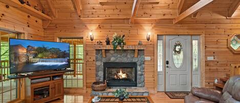 Cabin, 3 Bedrooms | Living area