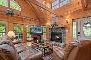 Cabin, 3 Bedrooms | Living area