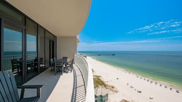 Condo, 4 Bedrooms | Property grounds