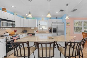 House, 4 Bedrooms | Private kitchen | Fridge, oven, coffee/tea maker, toaster