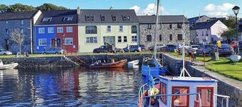 Charming 2-bedroom shabby chic cottage in beautiful Kinvara.