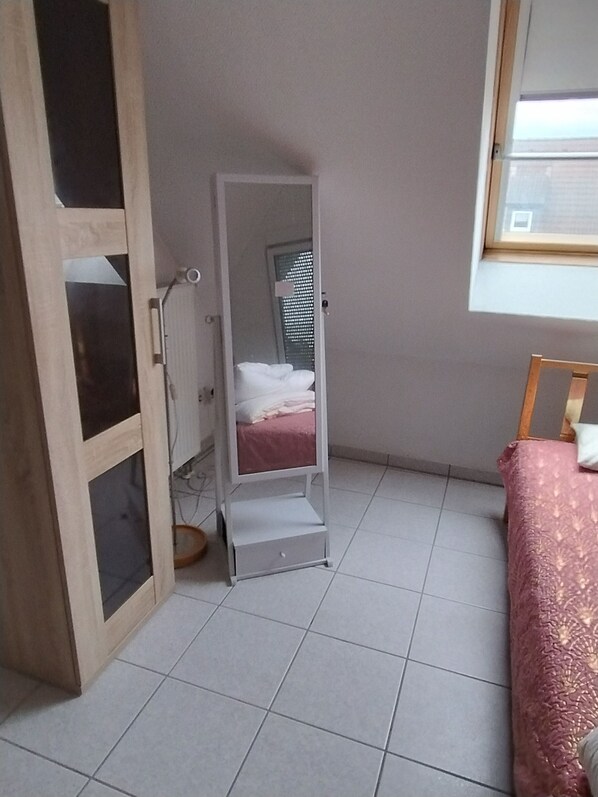 1 chambre, literie fournie