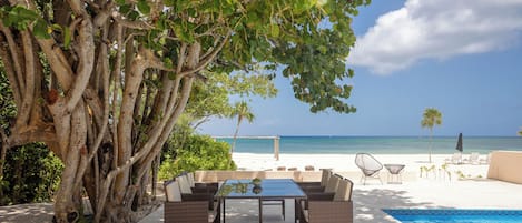 Plage privée, sable blanc