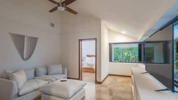 Deluxe Villa | Living area | TV, heated floors